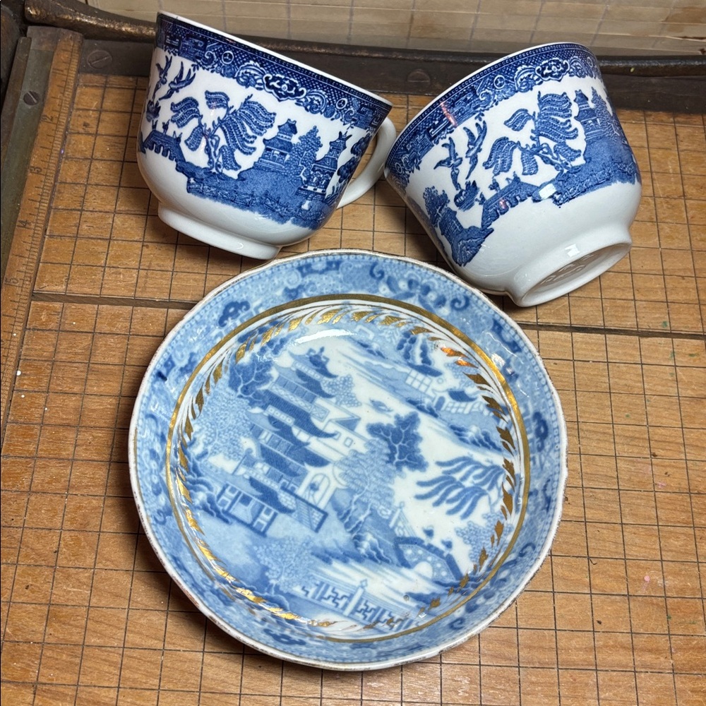 Blue Willow Cup Pair Made in England Ceramic Tea Coffee w Small Bowl Gold Trim